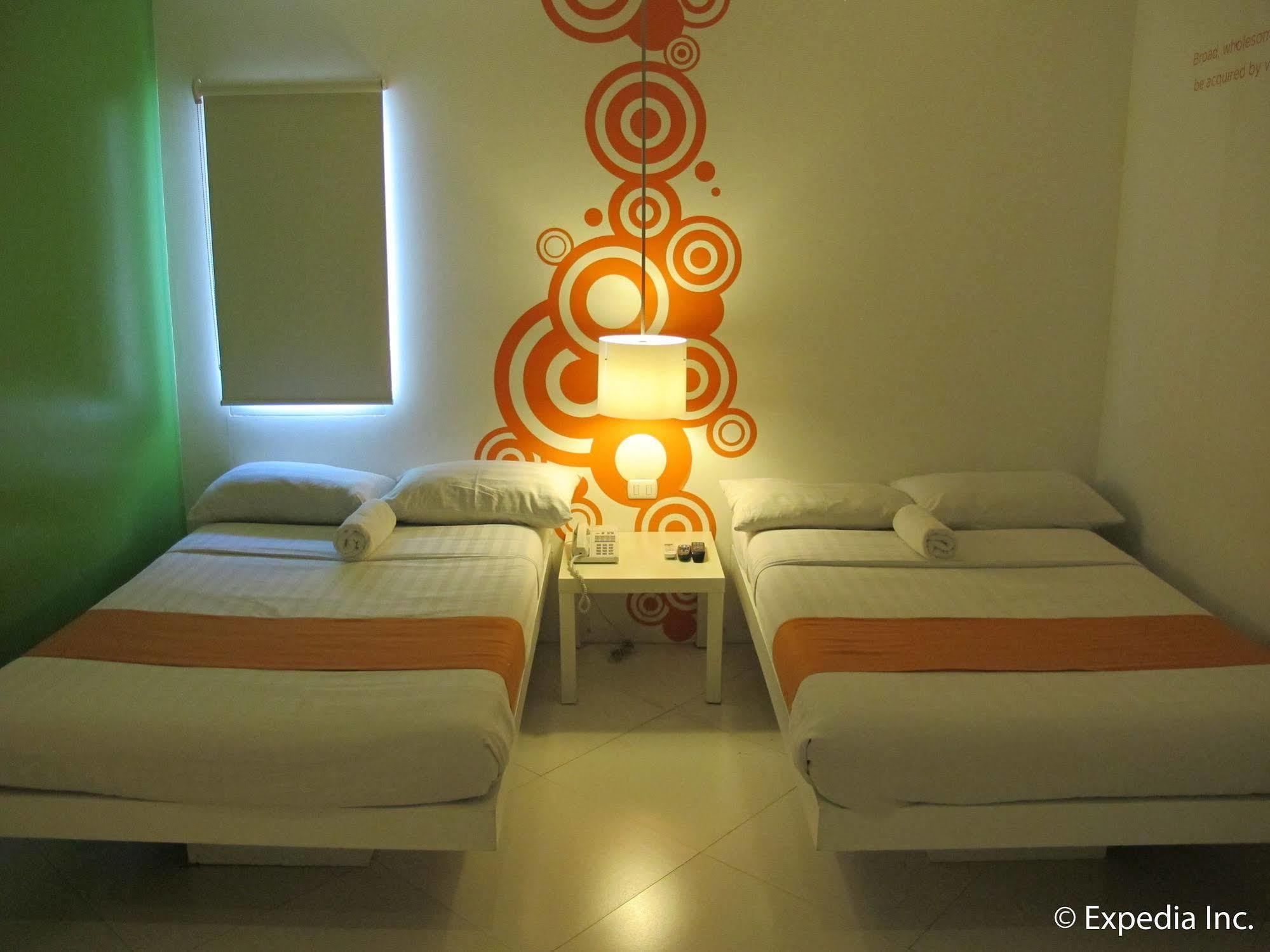 Islands Stay Hotels - Uptown Cebu Εξωτερικό φωτογραφία