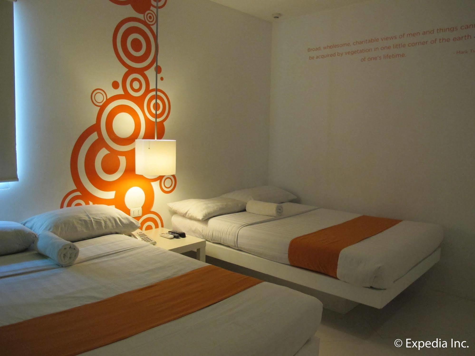 Islands Stay Hotels - Uptown Cebu Εξωτερικό φωτογραφία