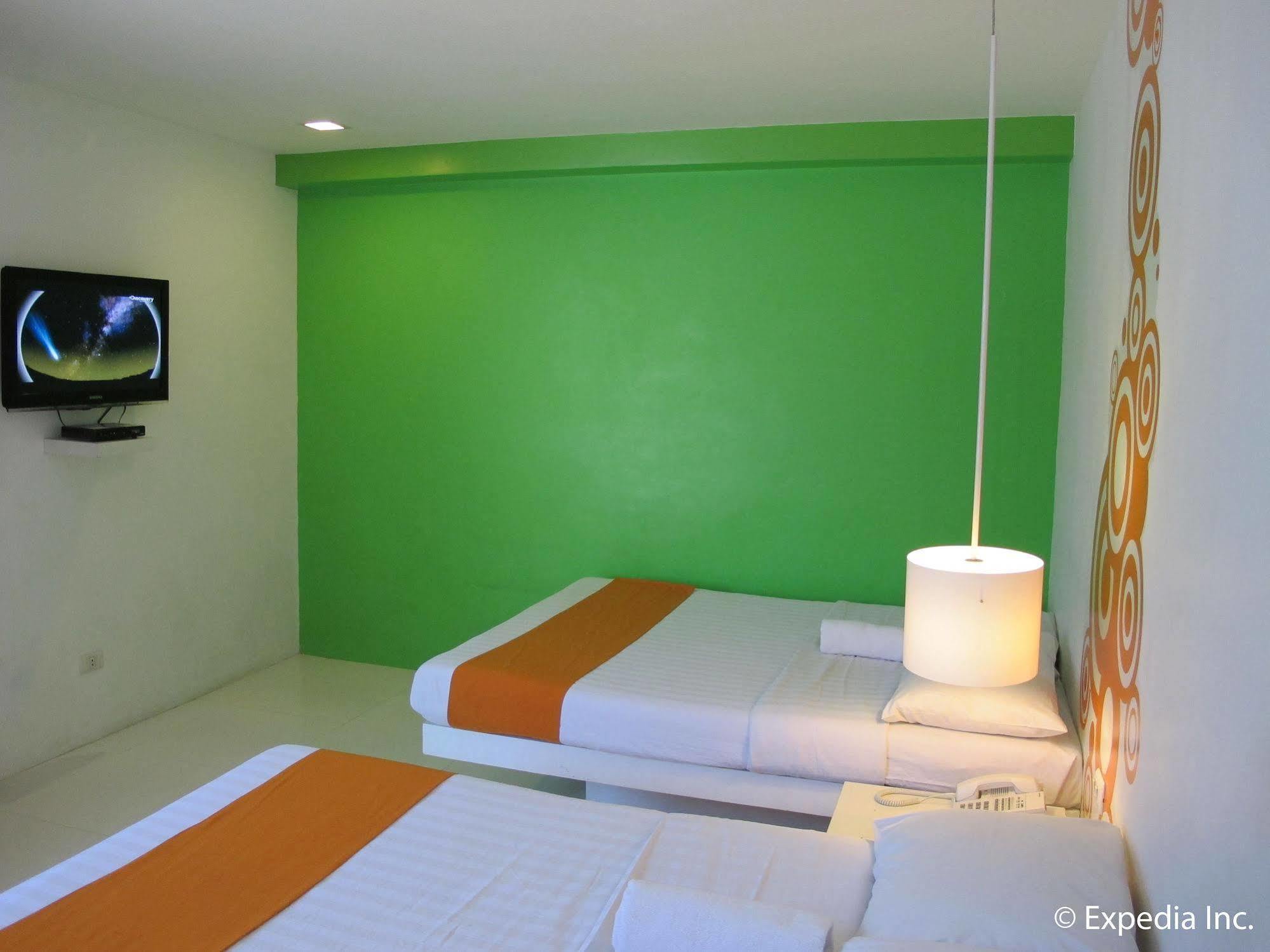 Islands Stay Hotels - Uptown Cebu Εξωτερικό φωτογραφία